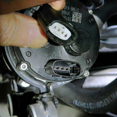 Coolant pump connector
