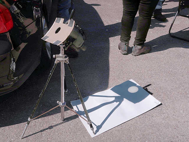 Binocular-on-tripod rig for indirect solar viewing