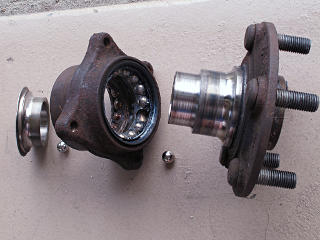 Old bearing semi-exploded view