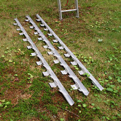 Roof rails preloaded with parts