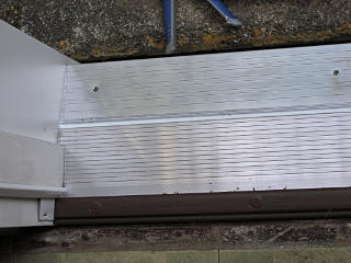 Side sill caulked joint