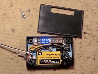 Convenient voltmeter box for pressure measurements
